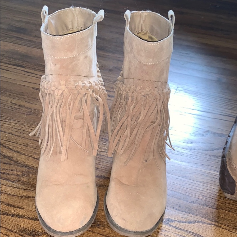 Mid rise nude Swede fringe boots
